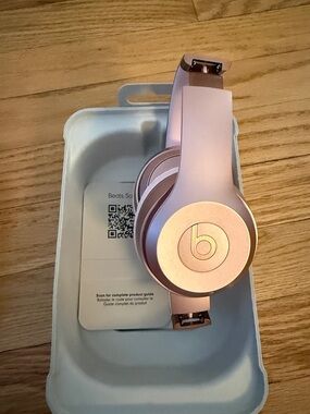 Beats by Dre Over-Ear Wireless Headphones - Pink